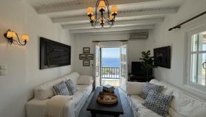 Scenic Stylish 2 Bd House Facing the Sea