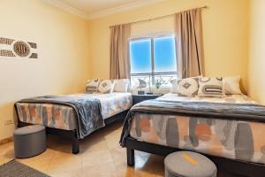 Casa Sirena- Secure & Private Poolside Retreat