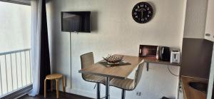 Le Pharo, Studio centre Port, 800m de la plage, clim mobile