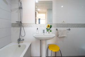 Wonderful 2 Bedroom Apartment Central Location