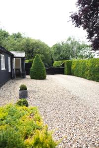 NEW Gorgeous Boutique Country Getaway