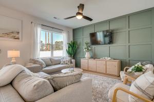 4 Mi to Surf City Beaches! Family Coastal Retreat