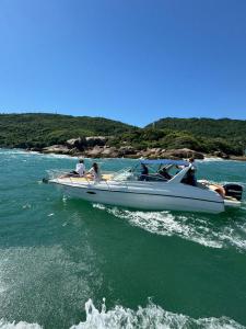 Passeio de Lancha I Ilha do campeche