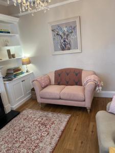 The Lily Pad - Boutique Townhouse, a short walk to Town Center and Racecourse