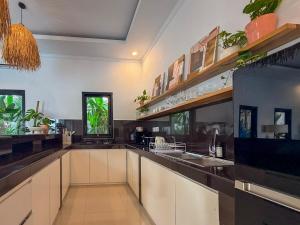 2BR Tropical Private Pool Villa in Central Canggu