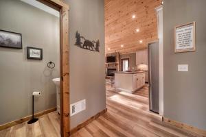 Rustic Retreat - Paradise Found