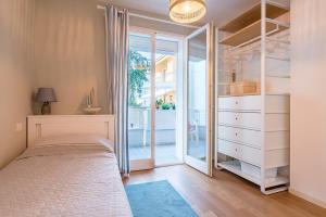 2 Bedroom Luxury Apartment near Sea with Kitchen