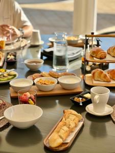 Oris Chic & Tropical Suite, Breakfast