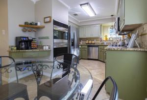 Hot Tub Game Room Detached Casita Fire Pit Private