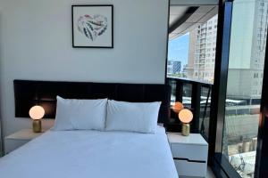 Spacious 2 Bedroom Residence in the heart of CBD