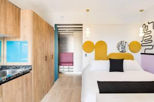 Loft de diseno con aire acondicionado y cama king size