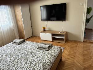 Center rooms