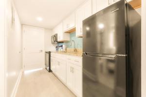 New | Special Rates | 2-Queen Suite | 10 Pools | Bars and Restaurants