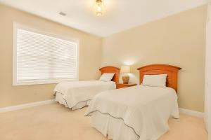 Barefoot Golf Trip Headquarters by Wavecrest Beach Vacations