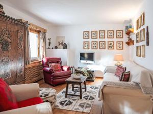 Apartment Chesa Saira 2 by Interhome