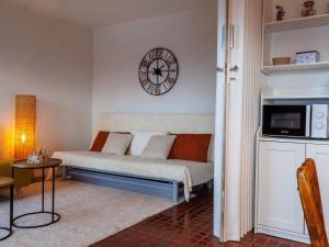 Apartment Jolimont J4 by Interhome