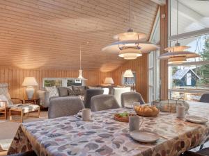 Holiday Home Hollie - 75m from the sea by Interhome