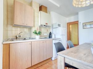 Apartment Centro peatonal Roses-3 by Interhome