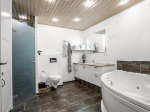 Holiday Home Tofan - 75m from the sea by Interhome