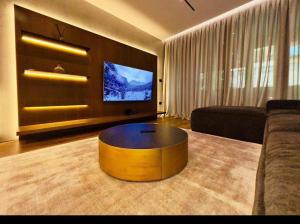 Luxury Blue Belmont Apartment