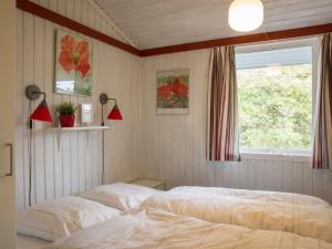 Holiday Home Eeske - 1km from the sea by Interhome