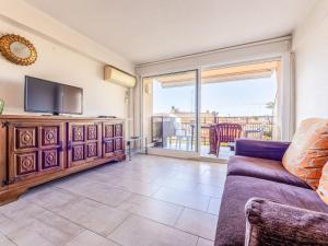 Apartment Pompeyo II by Interhome