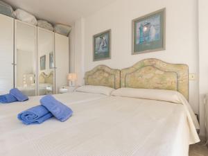 Apartment Bahia Dorada-1 by Interhome