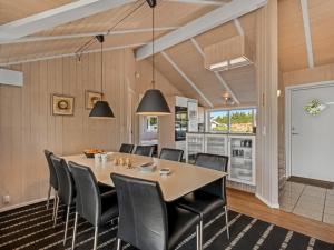 Holiday Home Arine - 700m to the fjord by Interhome