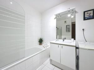 Apartment Le Clos de la Corderie by Interhome