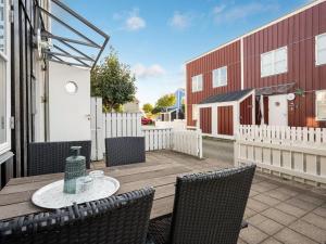 Apartment Fina - 10m from the sea by Interhome