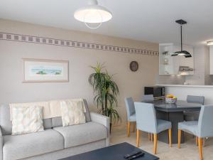 Espace II - 0102 + box 2 (Magnum)