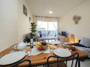 Apartment Apolo XVIII by Interhome