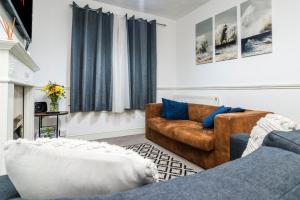 2 Bedroom 5 Single Beds WiFi