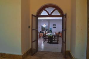 Tranquil Middle Apartment