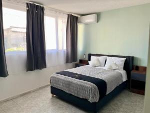 6 VENATOR House Boutique