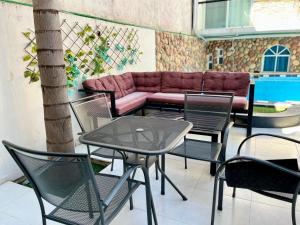 11 VENATOR House Boutique