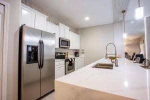 8952 Private pool 4bd townhome