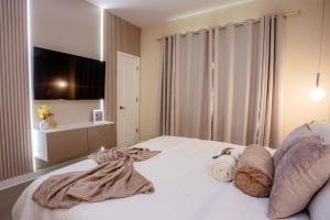 8952 Private pool 4bd townhome