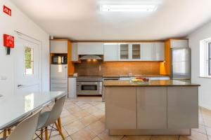 Monte Da Poupa - 7 bedroom villa - Sleeps 15