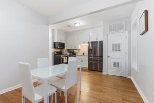 Cozy 2BR Apartment in Jersey City with Smart Lock