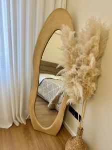 Cityline Apartment - Steps from Station & Center