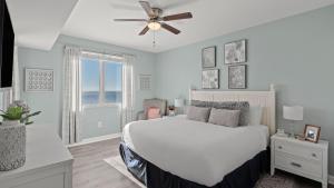 Emerald Horizon by AvantStay Beachfront Condo Resort Pool Gulf Balcony Views Near Pier Park Dining