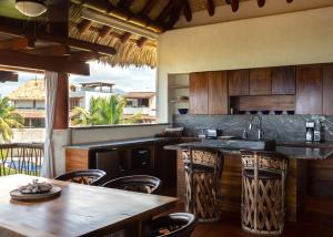 Stunning, Oceanfront Casa de Olas