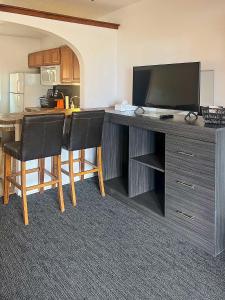 Calf Creek Falls Mini-Suite w Kitchenette