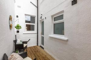 Romantic getaway with private hot tub