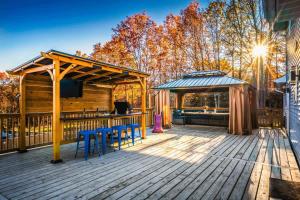 Resort-Style Pool Hot Tub Loft Game Room
