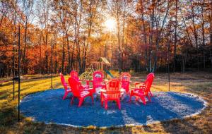 Resort-Style Pool Hot Tub Loft Game Room