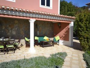 Holiday Home Luxuriöse Privatvilla mit Infinity-Pool by Interhome