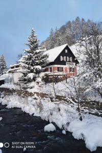 Holiday Home mit solarbeheiztem Außenpool und Sauna by Interhome