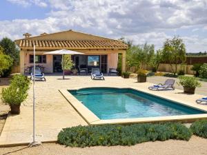 Holiday Home Pleasant rustikales Landhaus by Interhome